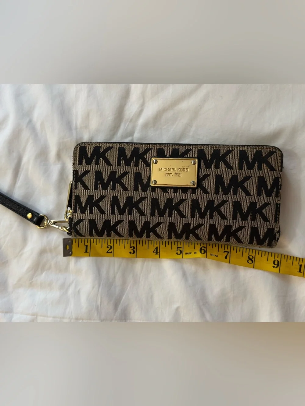 Michael Kors Jet Set Large Wallet Wristlet Signature Black/Taupe/Gold